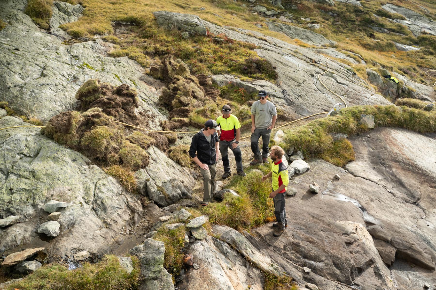 Arbeiten an der «Bordjeri» auf der Belalp im Rahmen des PWI-Projkets «Wässerwasserleitungen Blatten–Belalp».