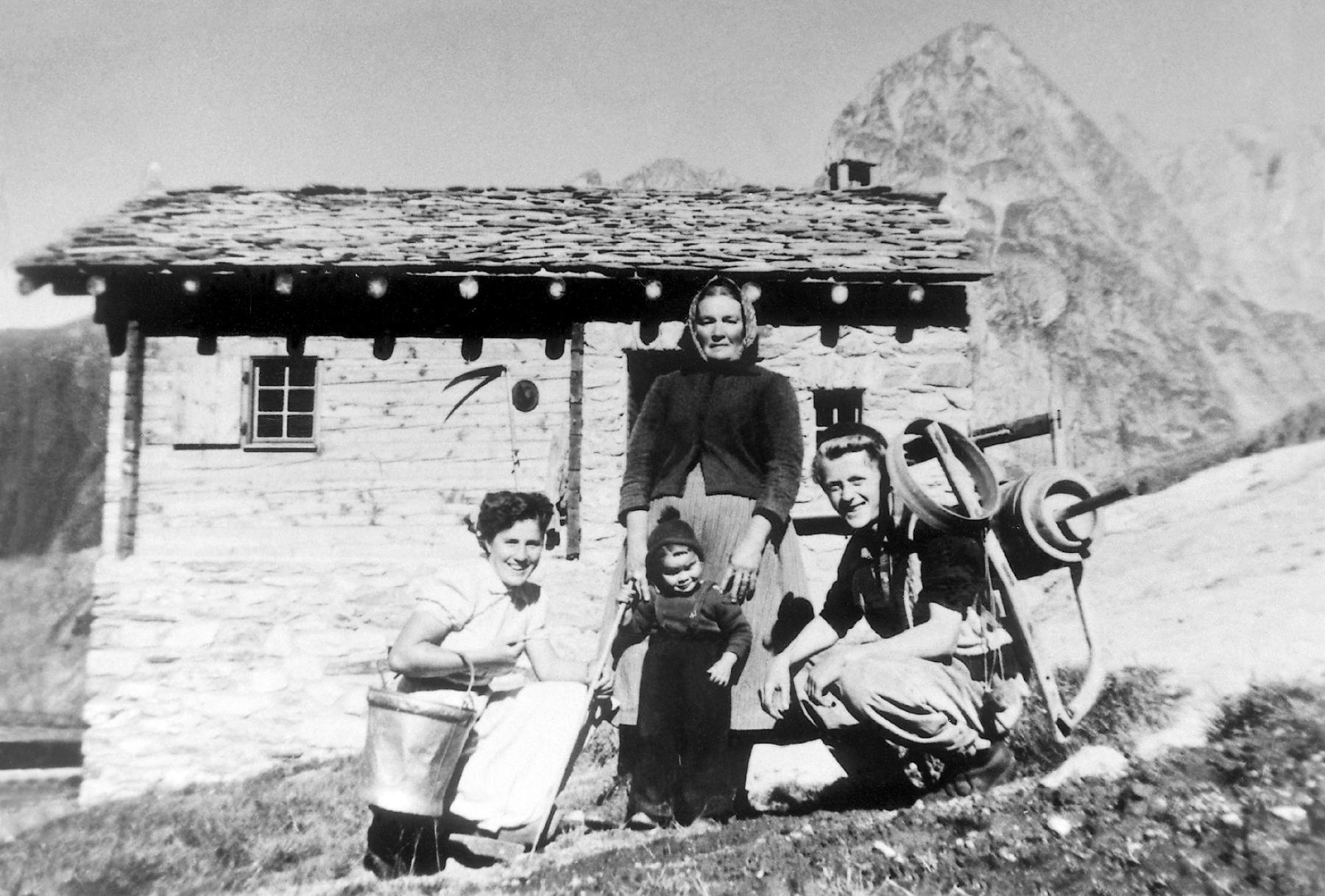 Familie auf der Hohenalp.