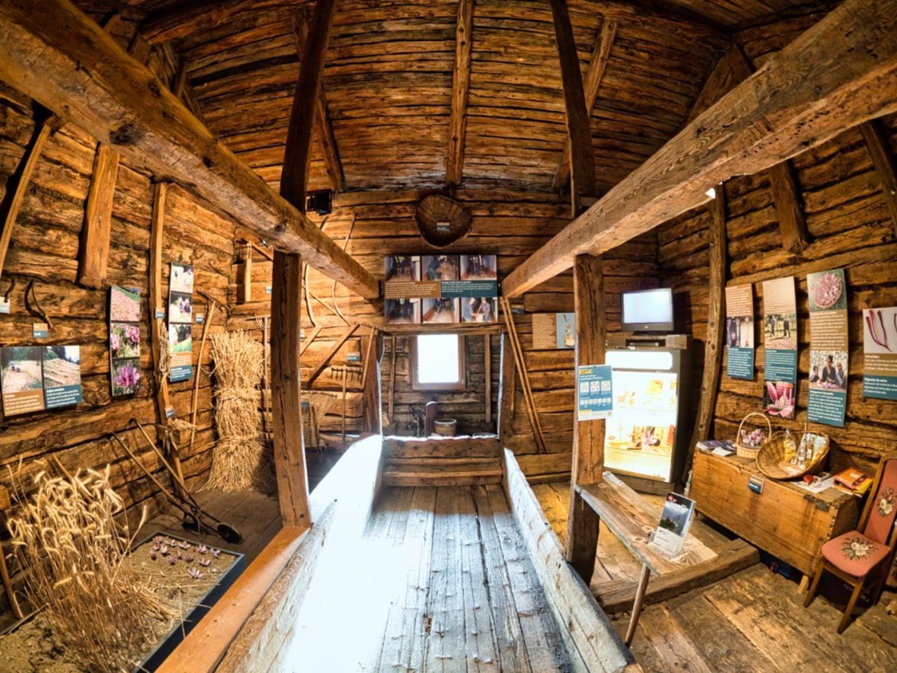 Innansicht des Museum im ehemaligen Stadel.